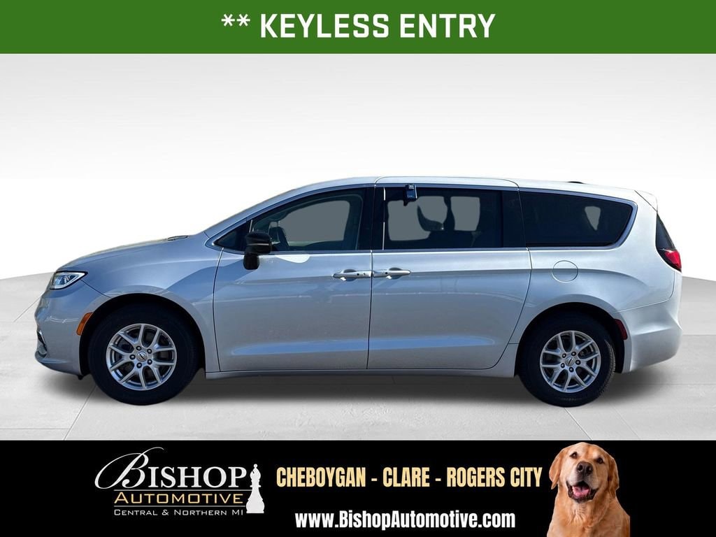 2024 Chrysler Pacifica Touring L - Photo 9