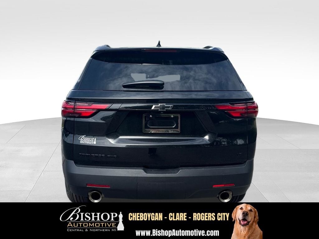 2023 Chevrolet Traverse LT Cloth image 10