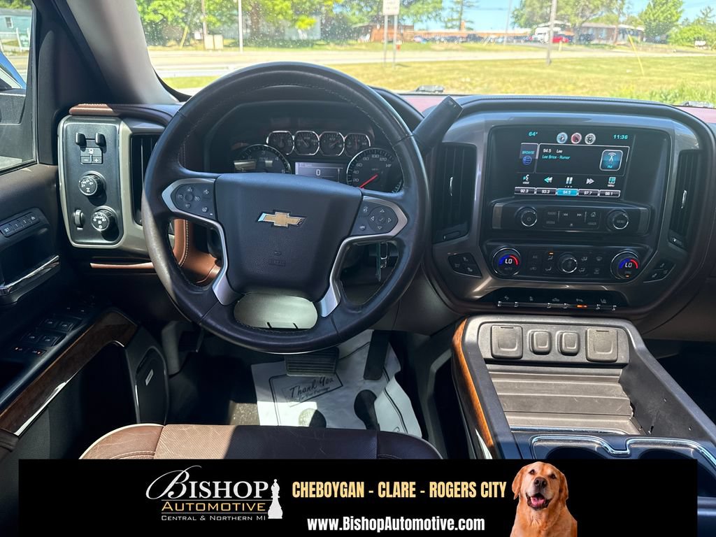 2015 Chevrolet Silverado 1500 High Country image 16