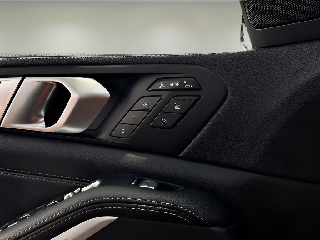 2022 BMW X7 40i - Photo 17