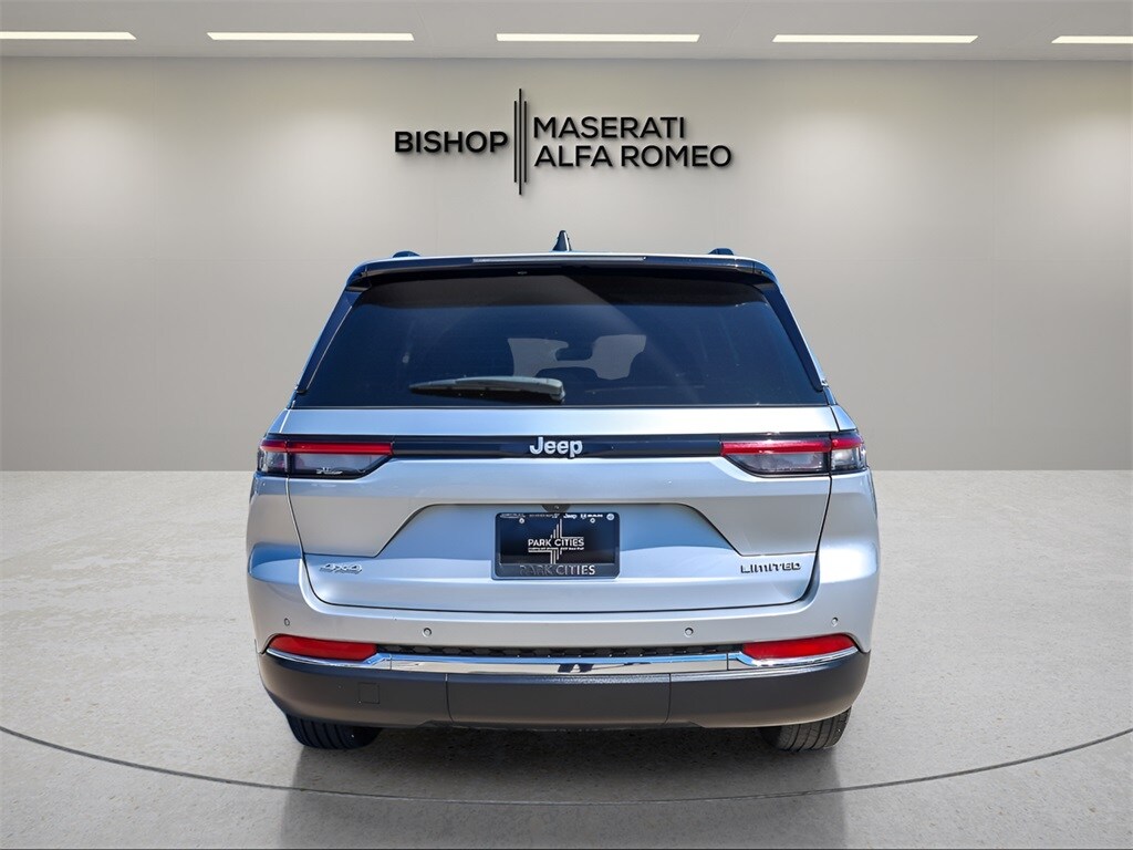 2024 Jeep Grand Cherokee Limited photo 3