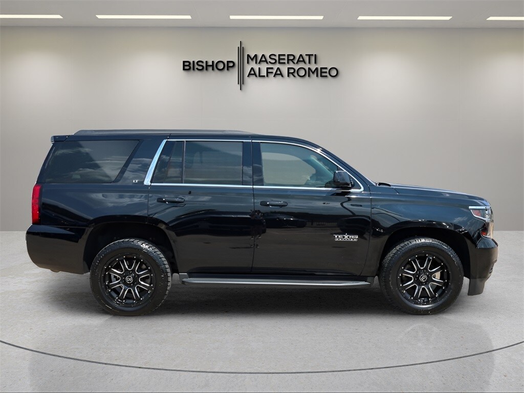 2016 Chevrolet Tahoe LT photo 2