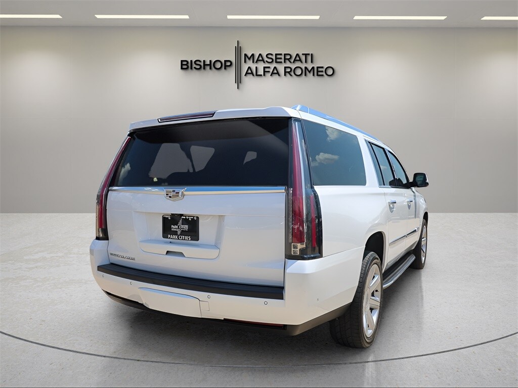 2018 Cadillac Escalade ESV Luxury photo 3