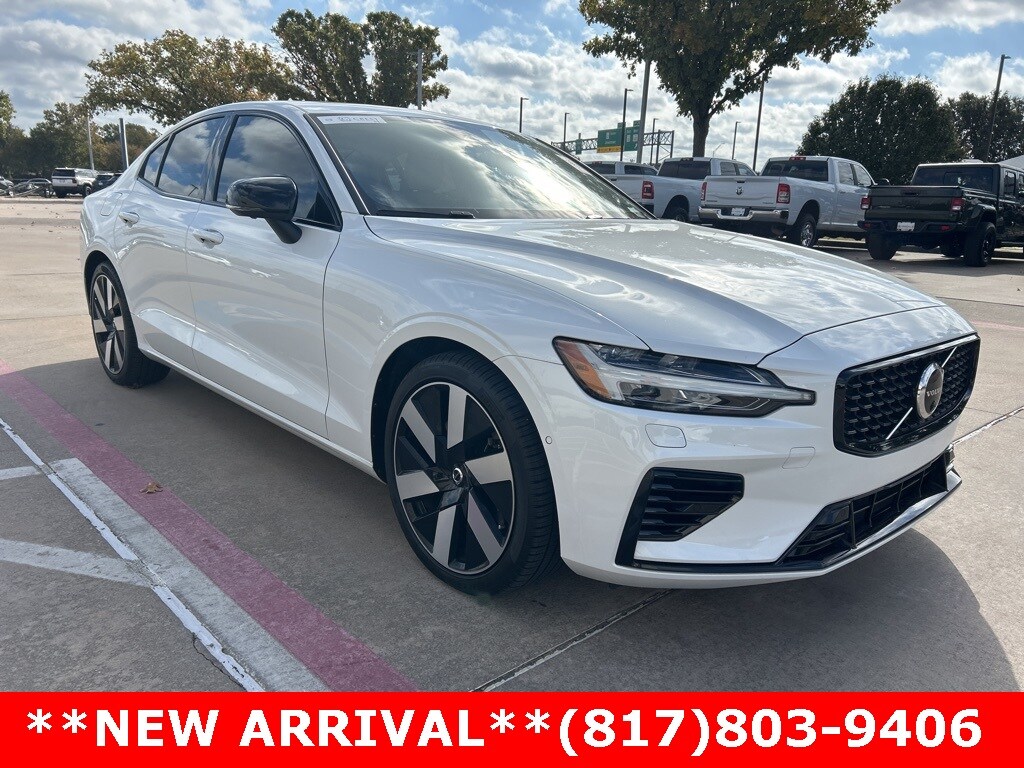 2024 Volvo S60 Recharge T8 Plus photo 3