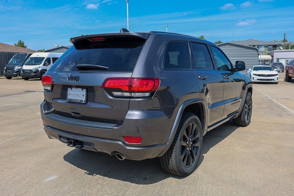 2019 Jeep Grand Cherokee Altitude photo 2