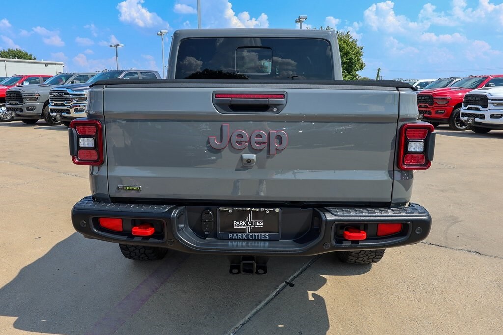 2021 Jeep Gladiator Rubicon photo 3