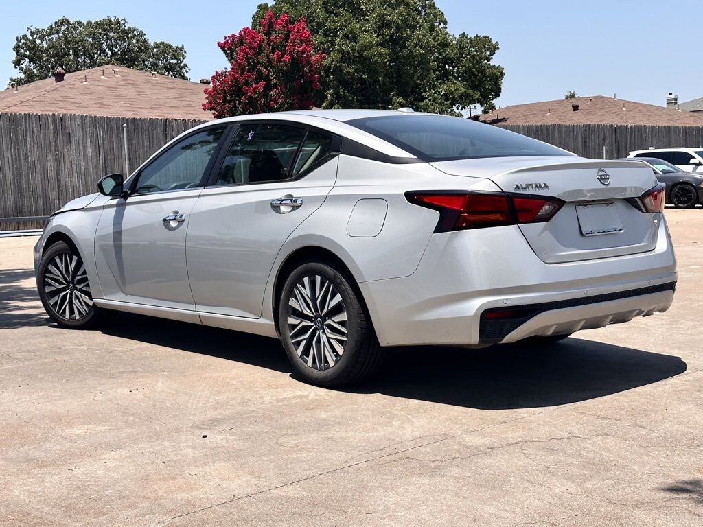Used 2025 Nissan Altima 2.5 SV Sedan