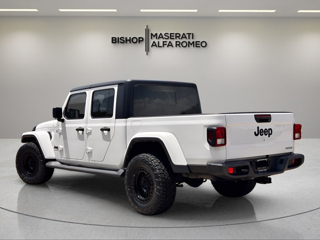 Used 2021 Jeep Gladiator Sport Truck