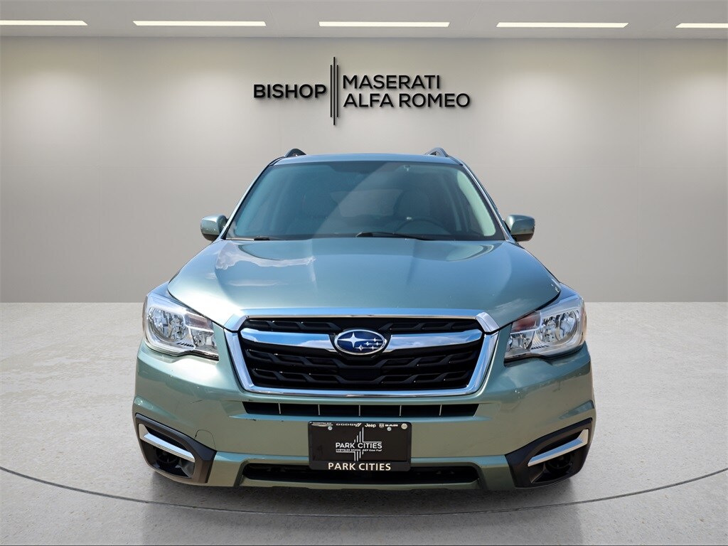 2017 Subaru Forester 2.5i Premium photo 2