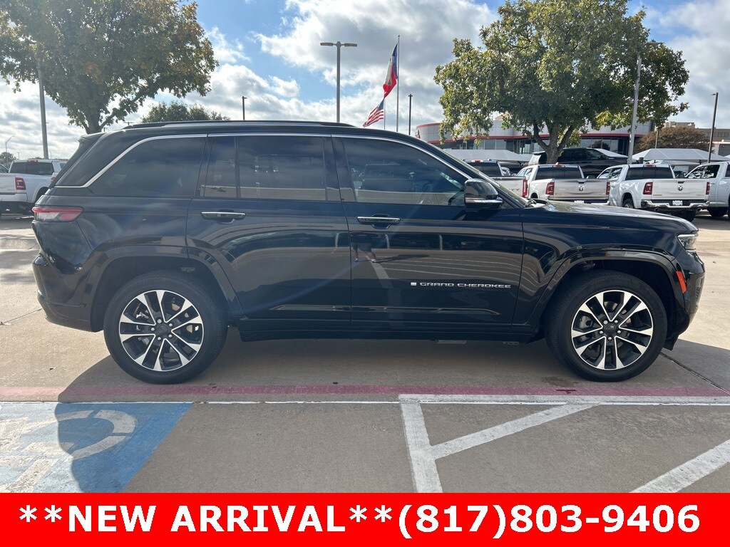 2023 Jeep Grand Cherokee Overland 4xe photo 3