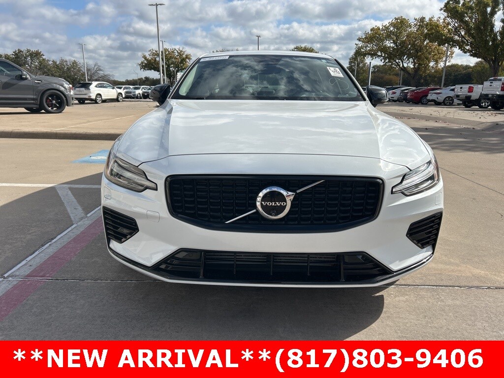 2024 Volvo S60 Recharge T8 Plus photo 2