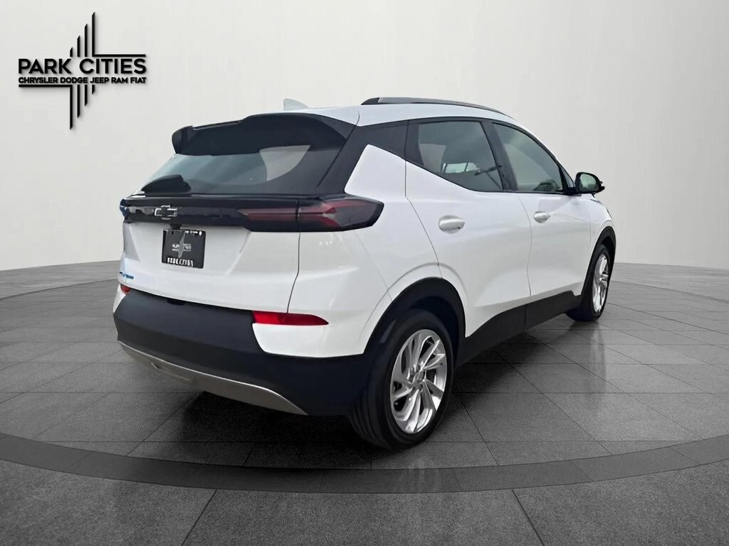2022 Chevrolet Bolt EUV photo 3