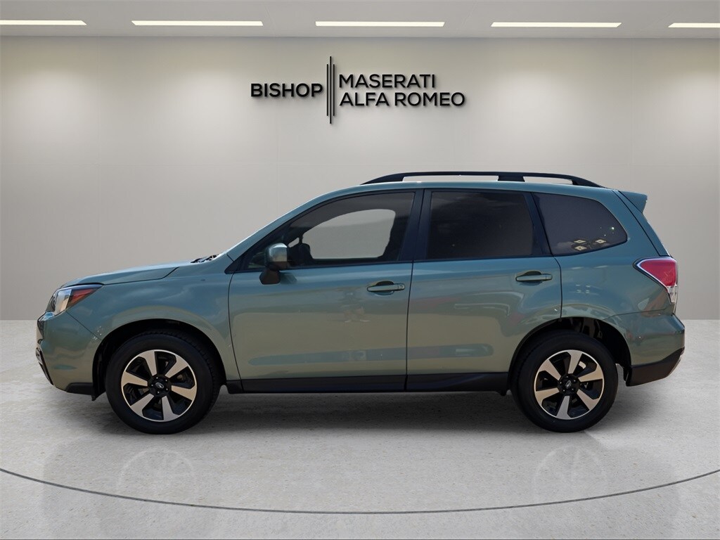 2017 Subaru Forester 2.5i Premium photo 4