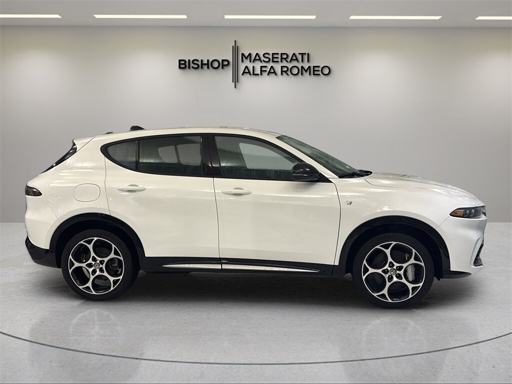 2024 Alfa Romeo Tonale Ti photo 2