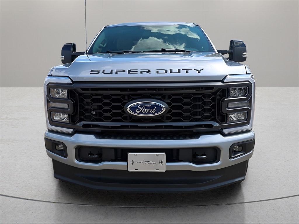 Used 2024 Ford F-250SD Lariat Truck