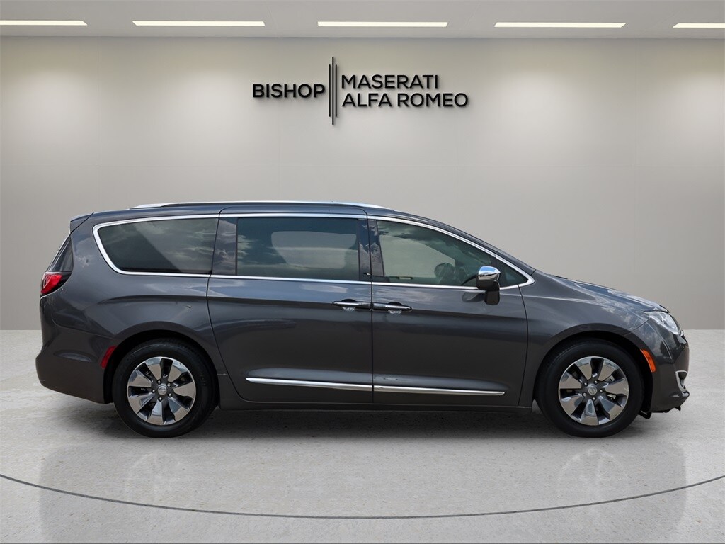 2018 Chrysler Pacifica Hybrid Limited photo 2