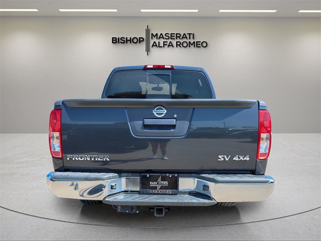 2015 Nissan Frontier SV photo 3