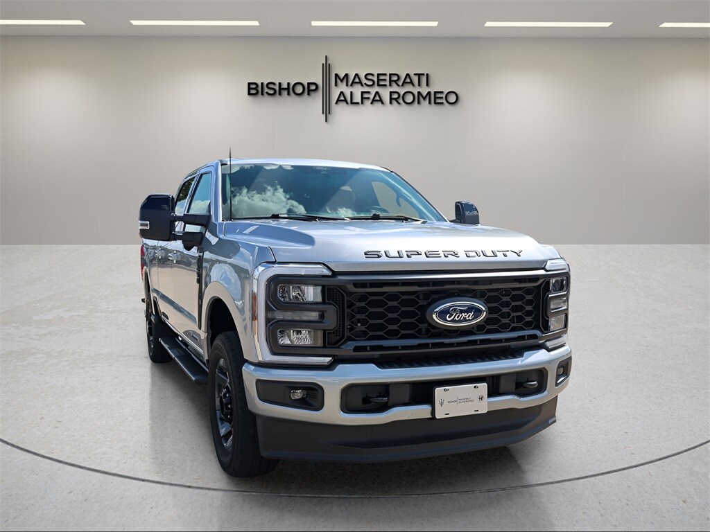 Used 2024 Ford F-250SD Lariat Truck