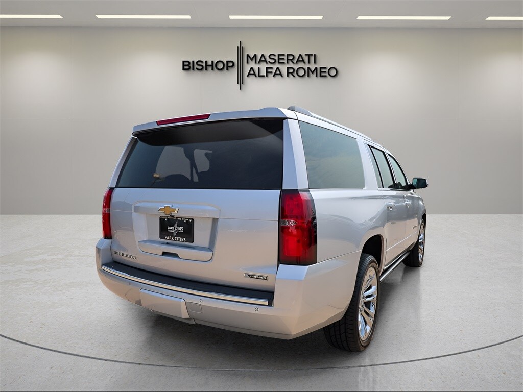 2017 Chevrolet Suburban Premier photo 3