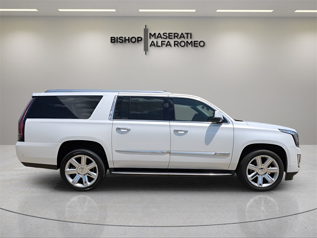 2018 Cadillac Escalade ESV Luxury photo 2