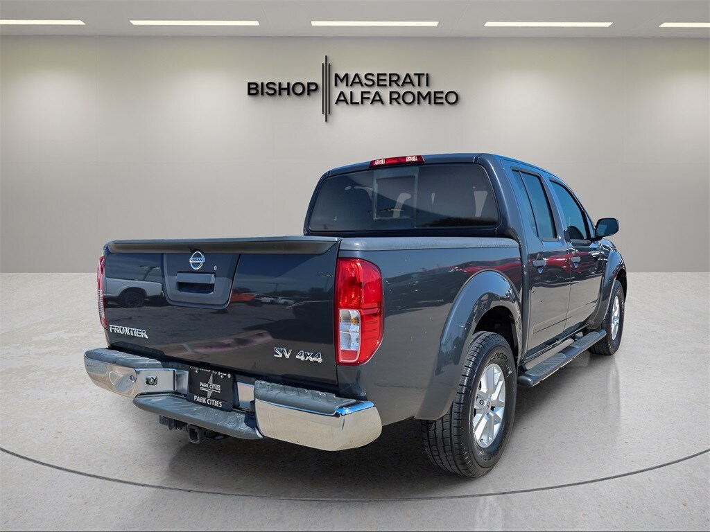 2015 Nissan Frontier SV photo 2