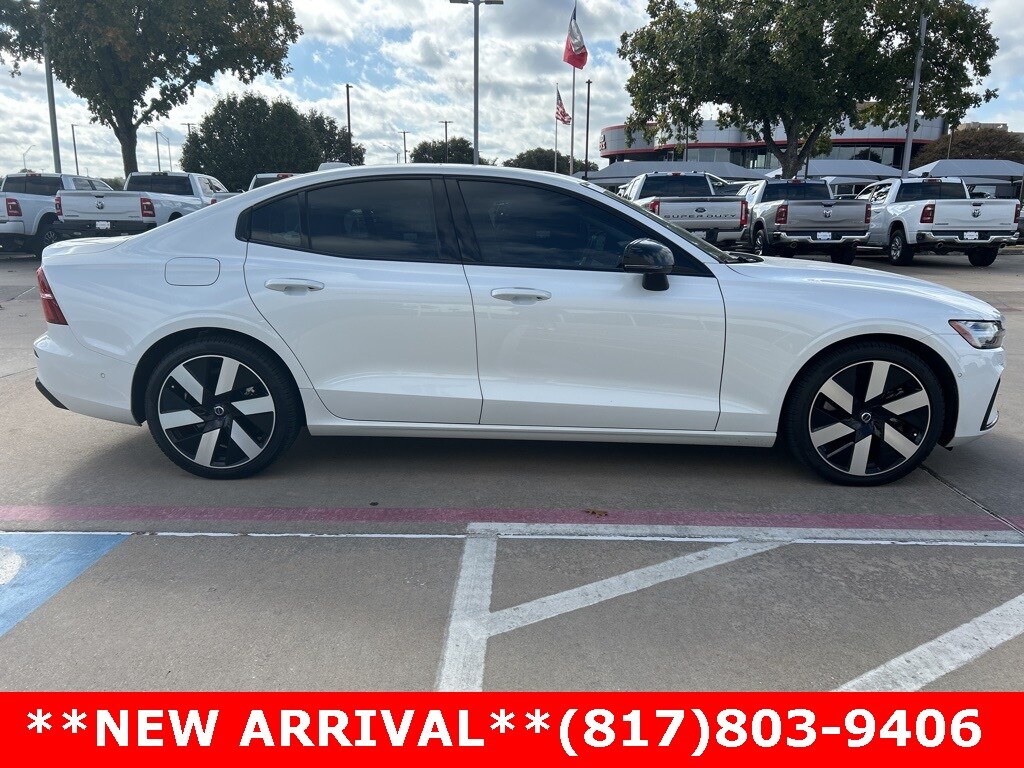 2024 Volvo S60 Recharge T8 Plus photo 4