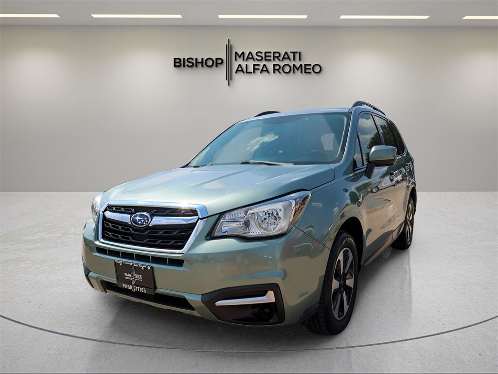 2017 Subaru Forester 2.5i Premium photo 3