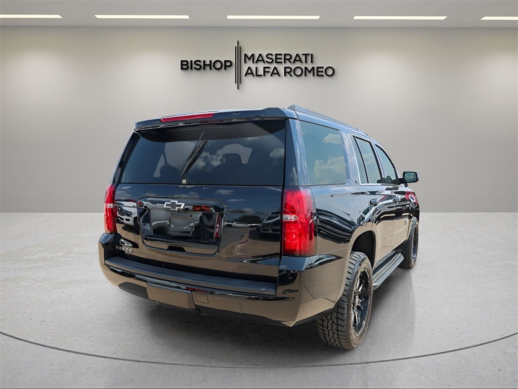 2016 Chevrolet Tahoe LT photo 3
