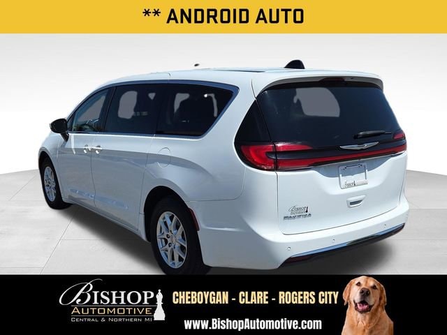 2023 Chrysler Pacifica Touring L - Photo 10