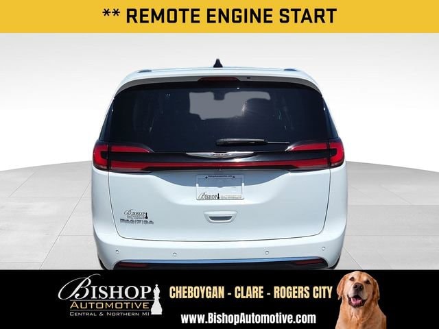 2023 Chrysler Pacifica Touring L image 12