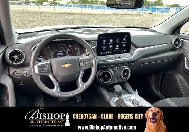 2023 Chevrolet Blazer LT vehicle photo 2