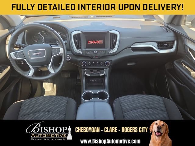 2023 GMC Terrain SLE image 3