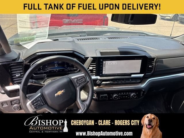 2023 Chevrolet Silverado 1500 LT image 2