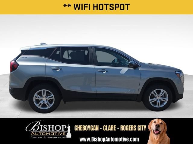 2023 GMC Terrain SLE image 14