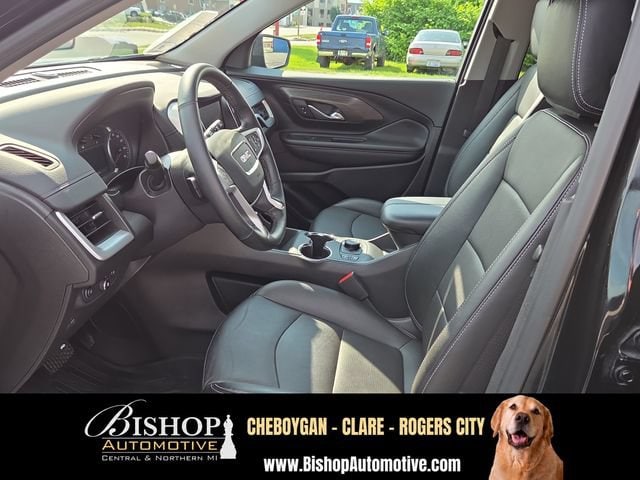 2024 GMC Terrain SLT image 13