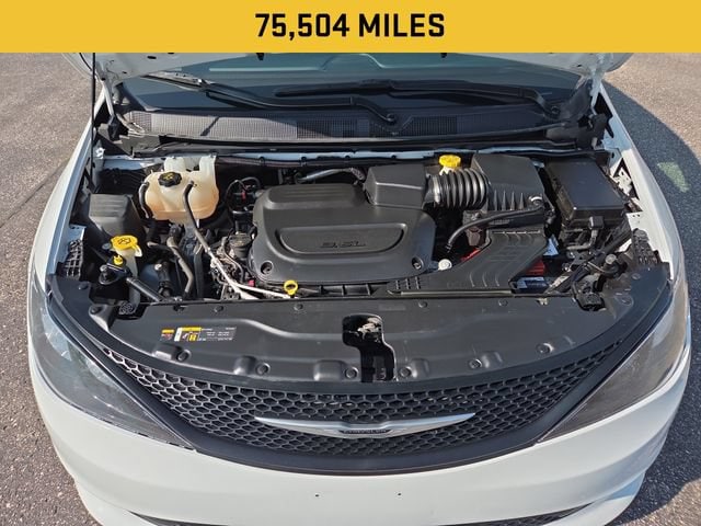 2023 Chrysler Voyager LX vehicle photo 4