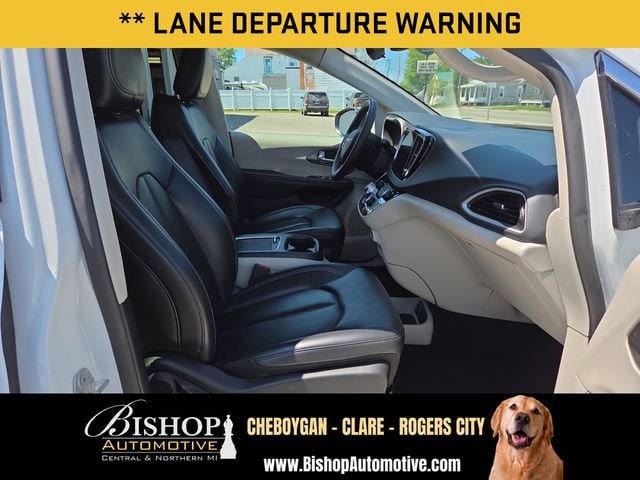 2023 Chrysler Pacifica Touring L - Photo 16