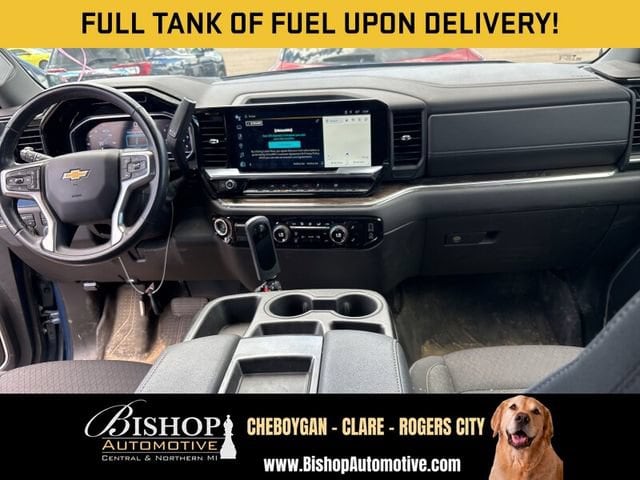 2024 Chevrolet Silverado 1500 LT image 2