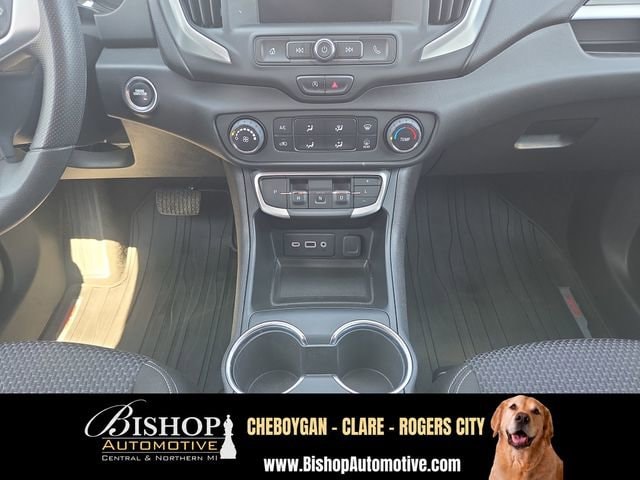 2023 GMC Terrain SLE image 17