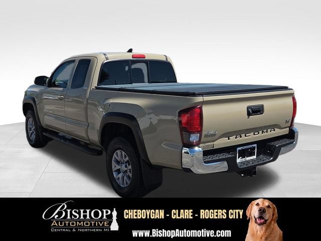 2018 Toyota Tacoma SR5 image 16