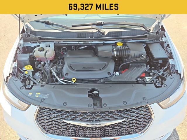 2023 Chrysler Pacifica Touring L - Photo 4