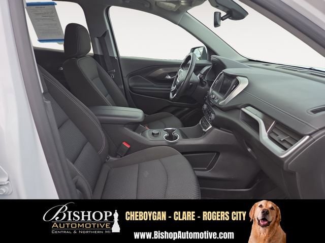 2024 GMC Terrain SLE image 19