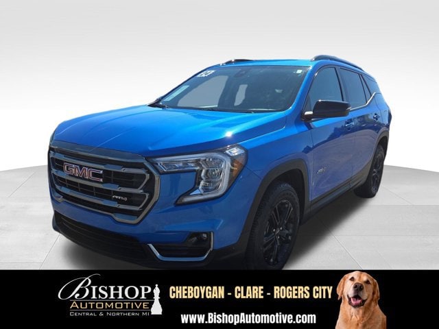 2024 GMC Terrain AT4 vehicle photo 2