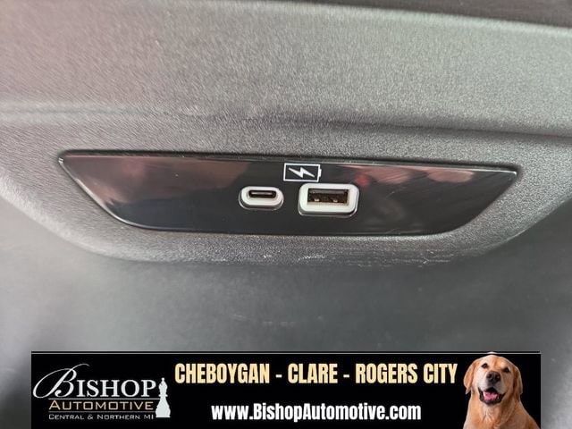 2023 Chrysler Pacifica Touring L - Photo 31