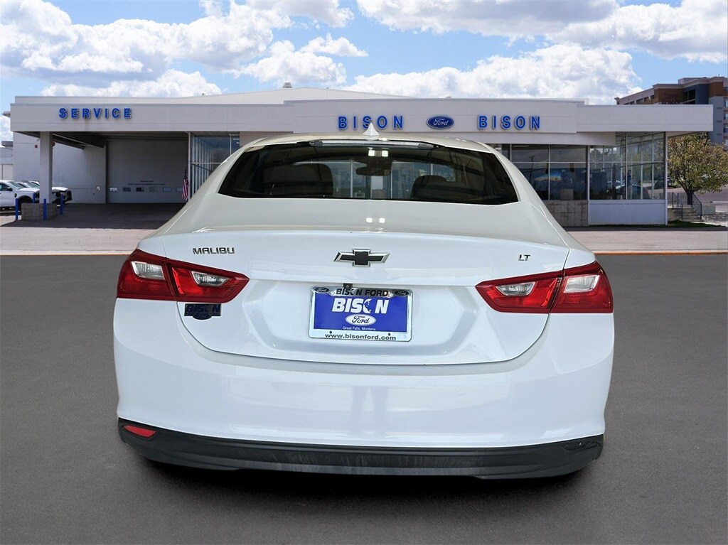 2023 Chevrolet Malibu 1LT photo 3