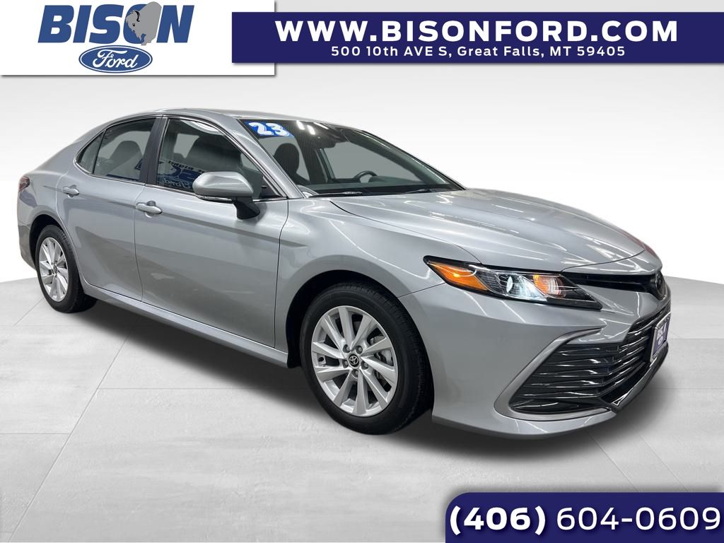 2023 Toyota Camry LE's photo