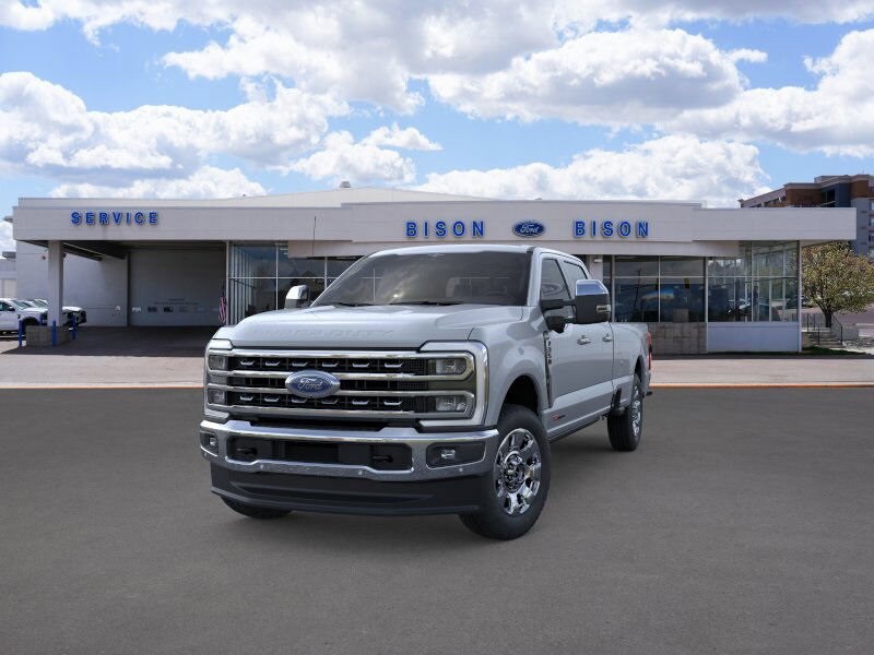 2025 Ford F-350 Lariat photo 2