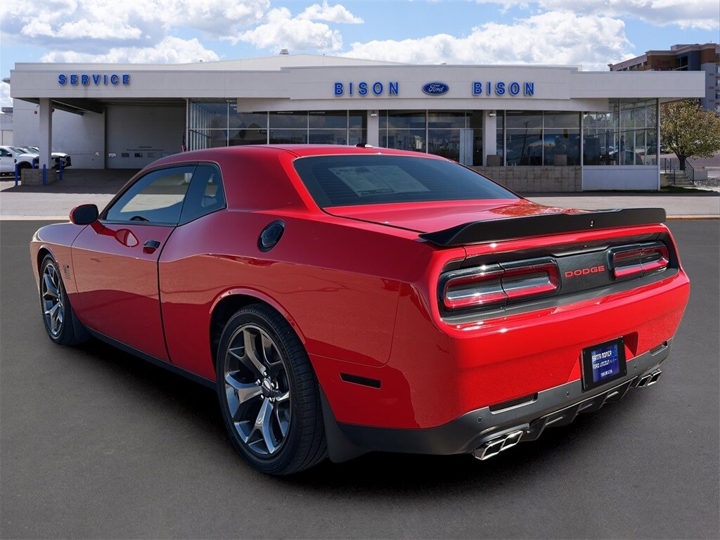 2015 Dodge Challenger R/T photo 2