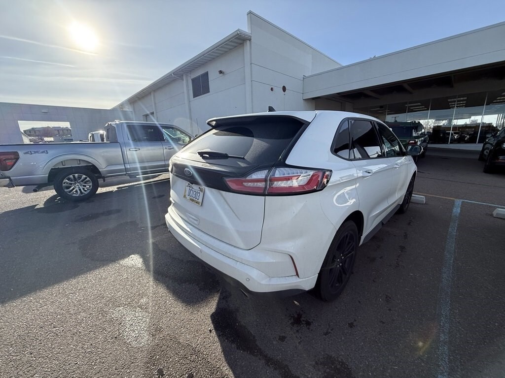 2020 Ford Edge ST photo 2