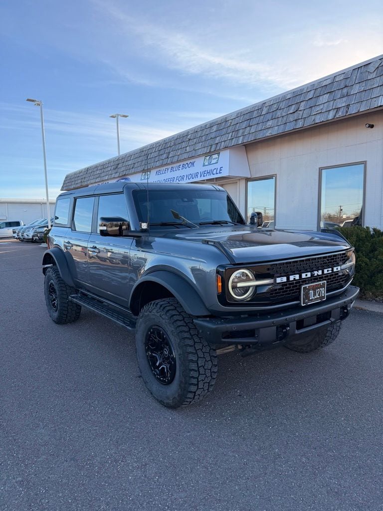 2021 Ford Bronco 4-Door's photo